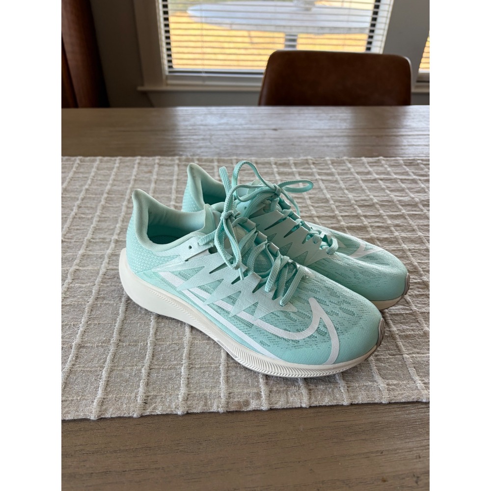 Nike Women's Zoom Rival Fly in Teal Tint White size 6, EUC